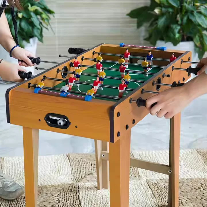 futbolin pequeño con patas largas - Vista 1